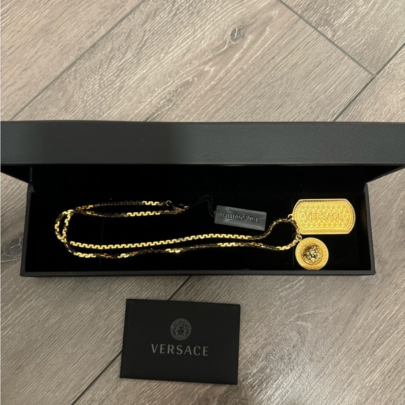 NEW Versace Dog Tag Necklace - Picture 4 of 10